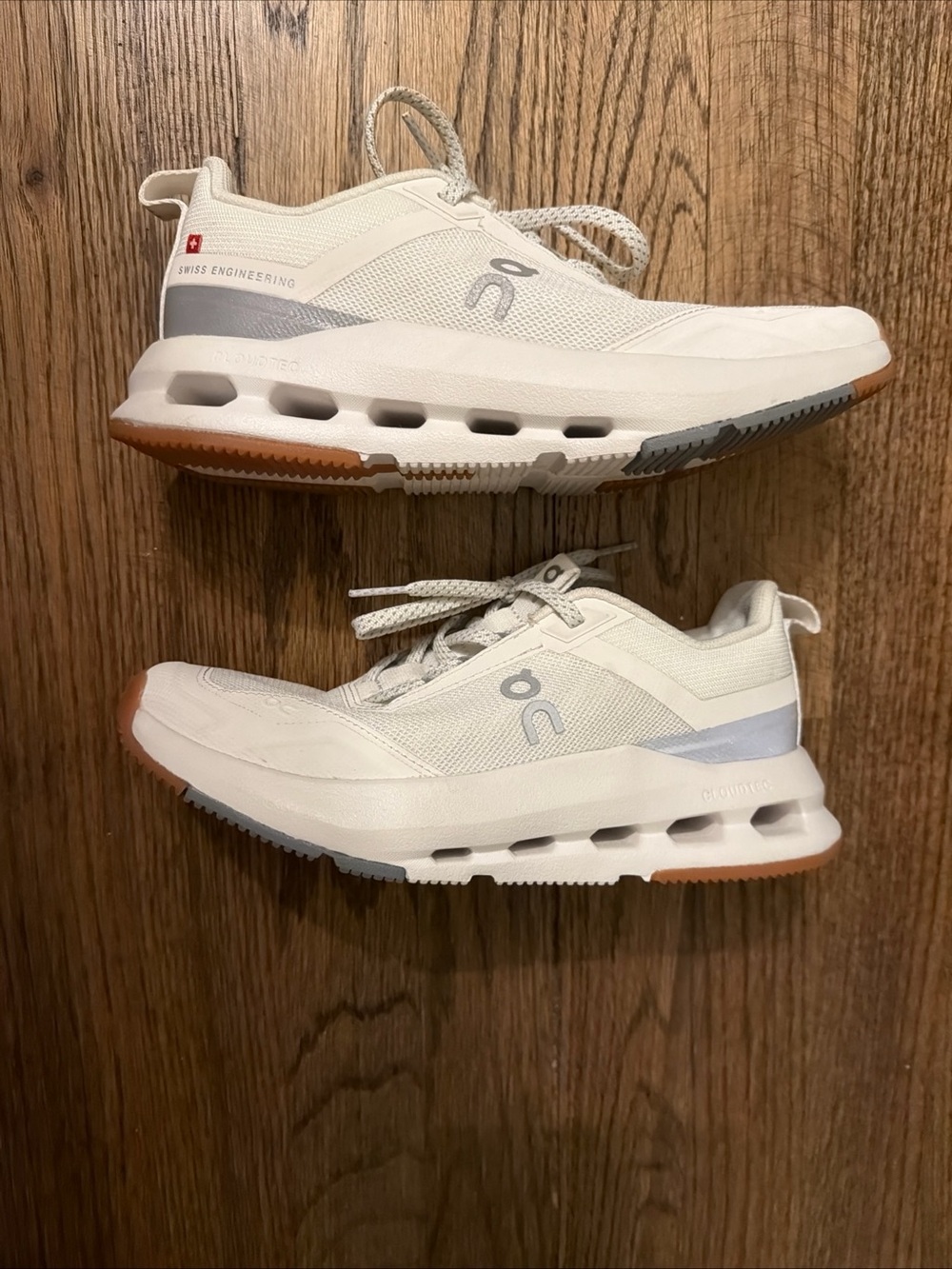 On Running Kids Sneakers in white and grey